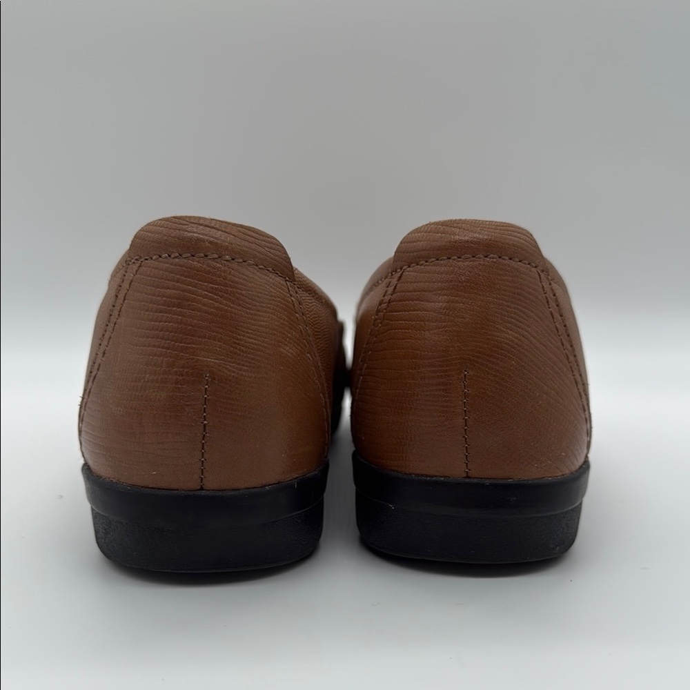 Clarks Tan Leather Loafers Slip-On Moccasin - Picture 4 of 6
